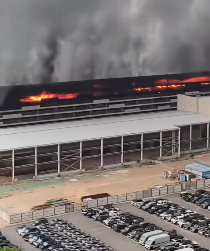 4月14日，深圳坪山区比亚迪发生火灾引发关注，14日上午，比亚迪方面有关人士回应