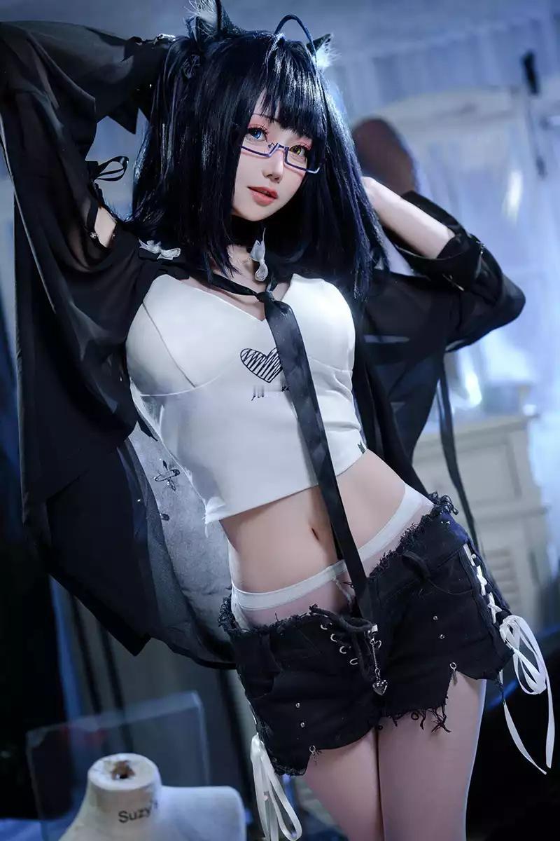 可爱小姐姐焖焖碳完美身段吸睛度爆表写真 美女