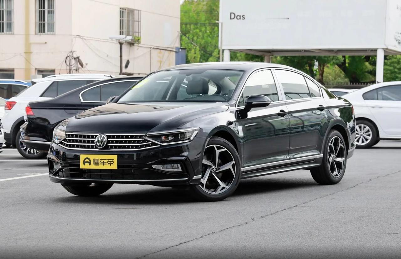 如果你最近在看10万上下的中型轿车，大概率绕不开“迈腾”这两个字。作为B级车里的