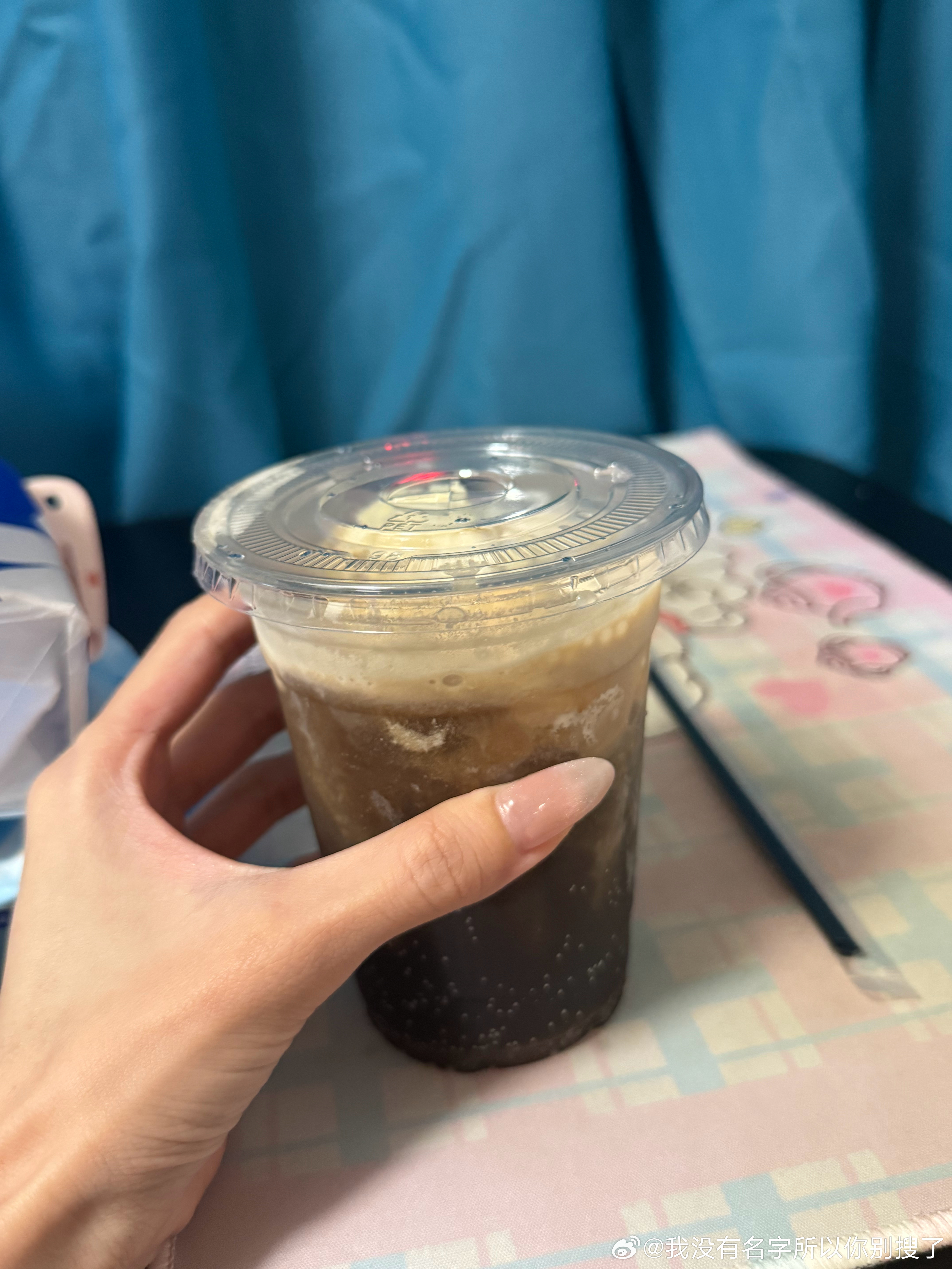 晚上吃潮汕外卖[失望][失望]打游戏的时候给自己做了一杯可乐麦炫酷 冰淇淋用山姆