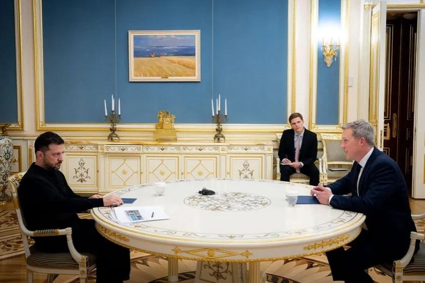 小泽要拖不住特朗普了，中国的大麻烦来了？