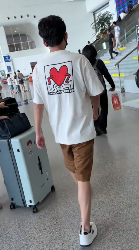 这小腿，啧啧啧 