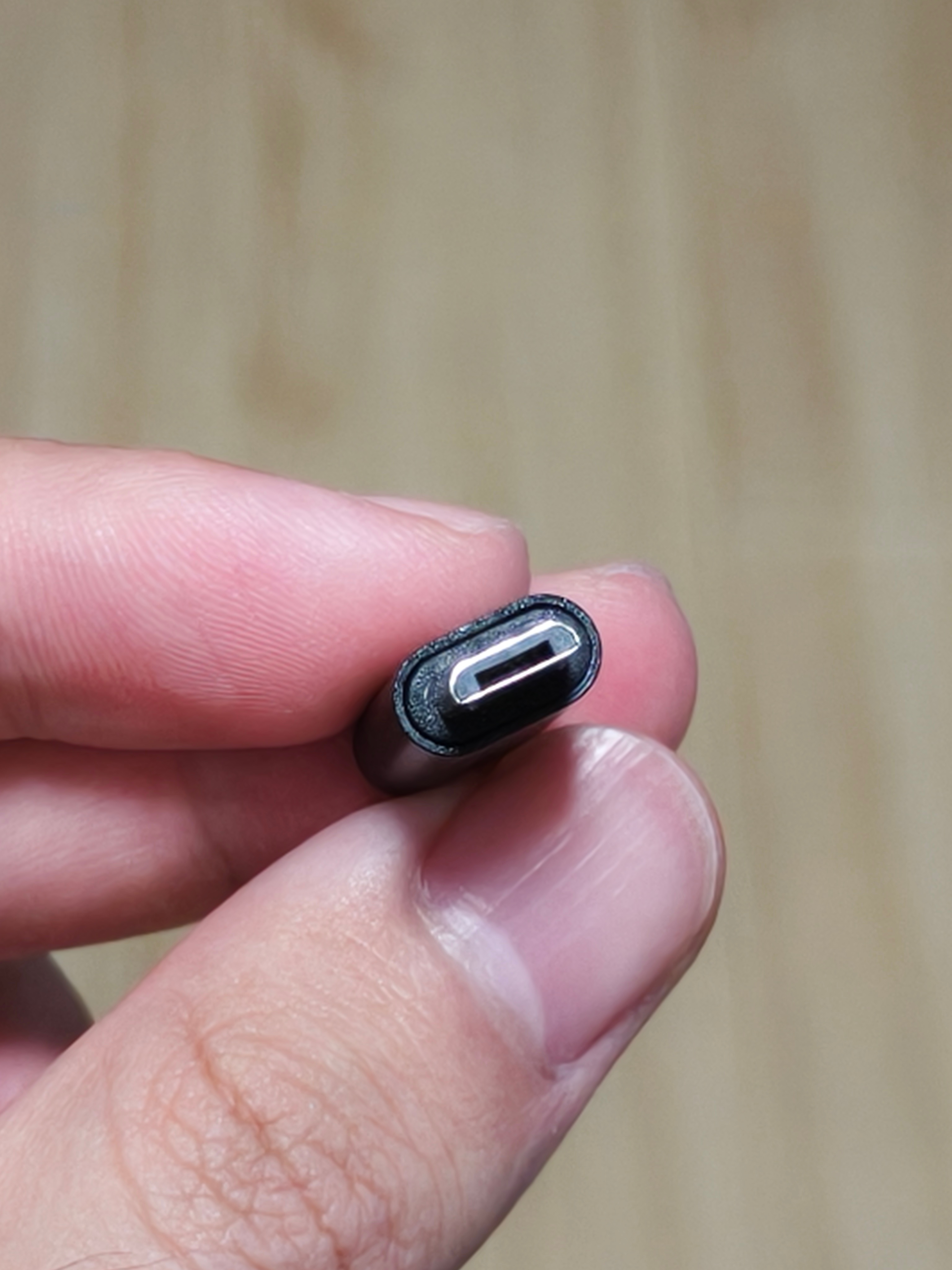 大家现在还会用到 micro USB 接口吗？