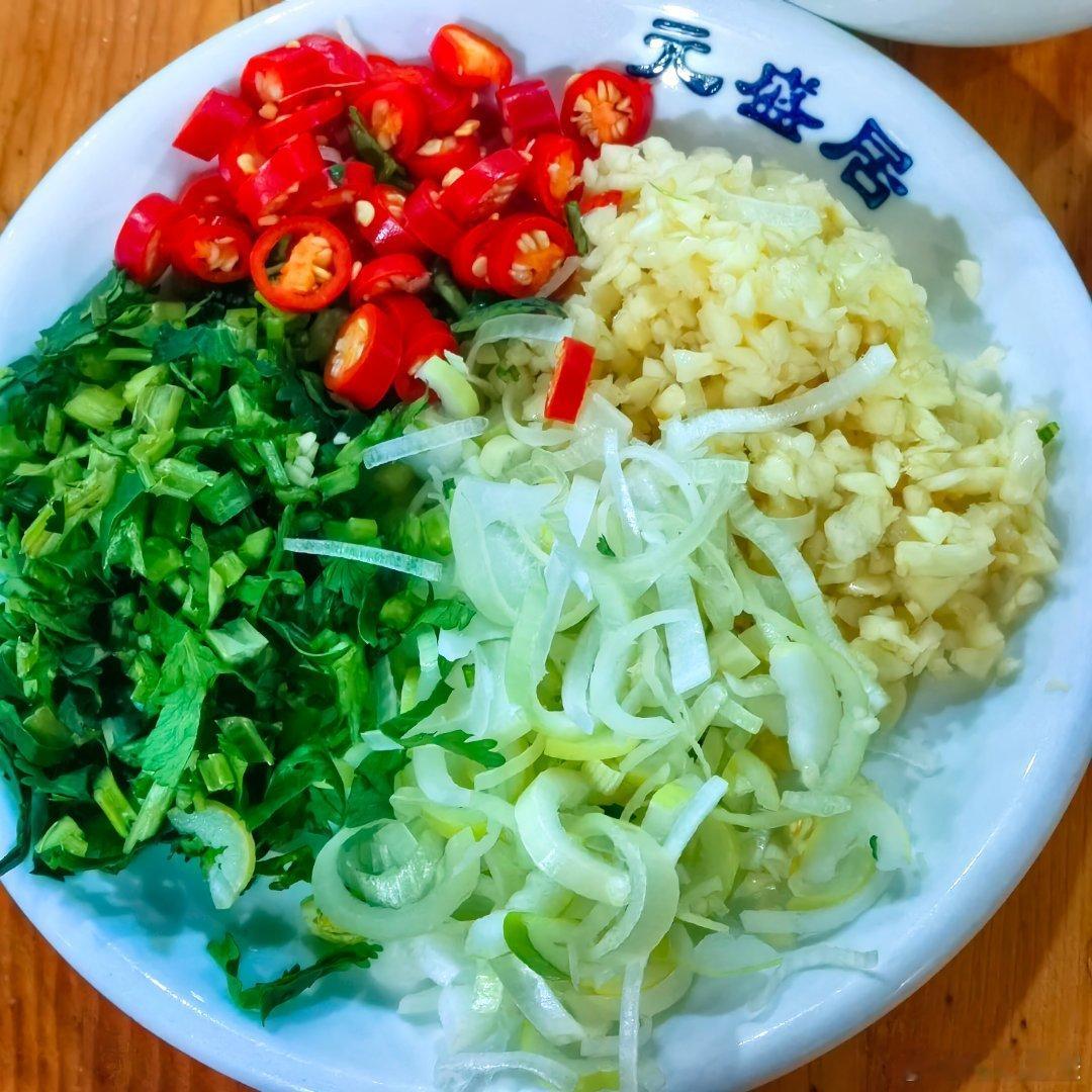即刻出发去长春 没有什么事情是一顿火锅解决不了的，如果有的话，那就再来一顿。