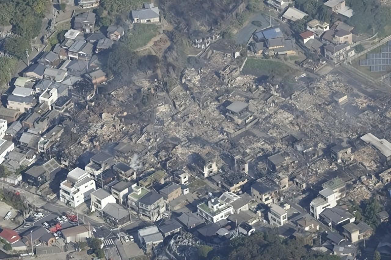 日本本土烧了一夜！一个连木质民宅火灾都控制不住的国家，竟敢发表涉台错误言论？
 