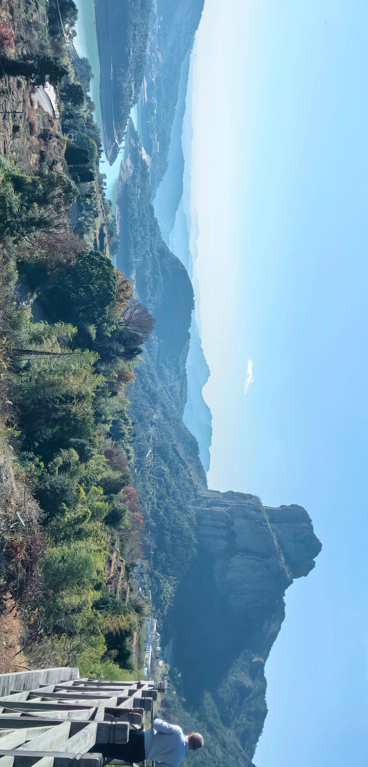 乐清中雁到此一游爬到山顶看风景寄情山水风光摄影