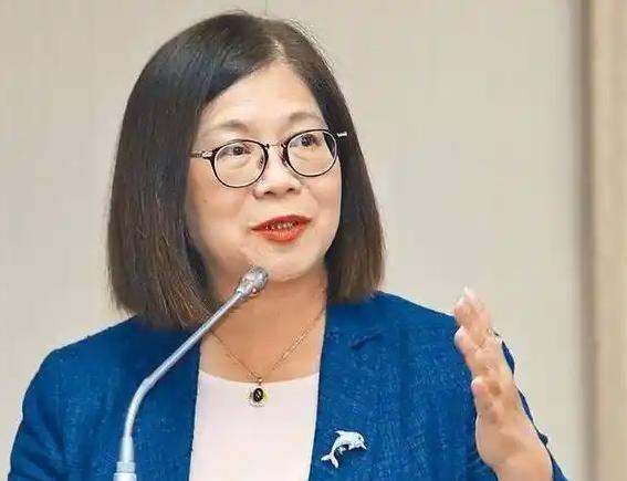 台“海巡署主委”管碧玲发表声明，7月28日下午，AIT发表文章，披露美国海警与台