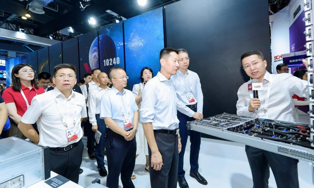 真不是吹，中科曙光国产十万卡集群，上线一周就被"挤爆"了！

刚在WAIC现场跟
