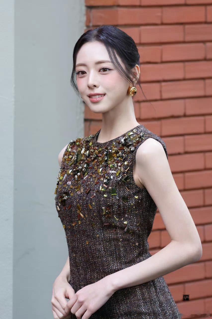 Fendi大秀 申有娜Yuna、唐嫣亮相Fendi大秀[点赞] ​​​