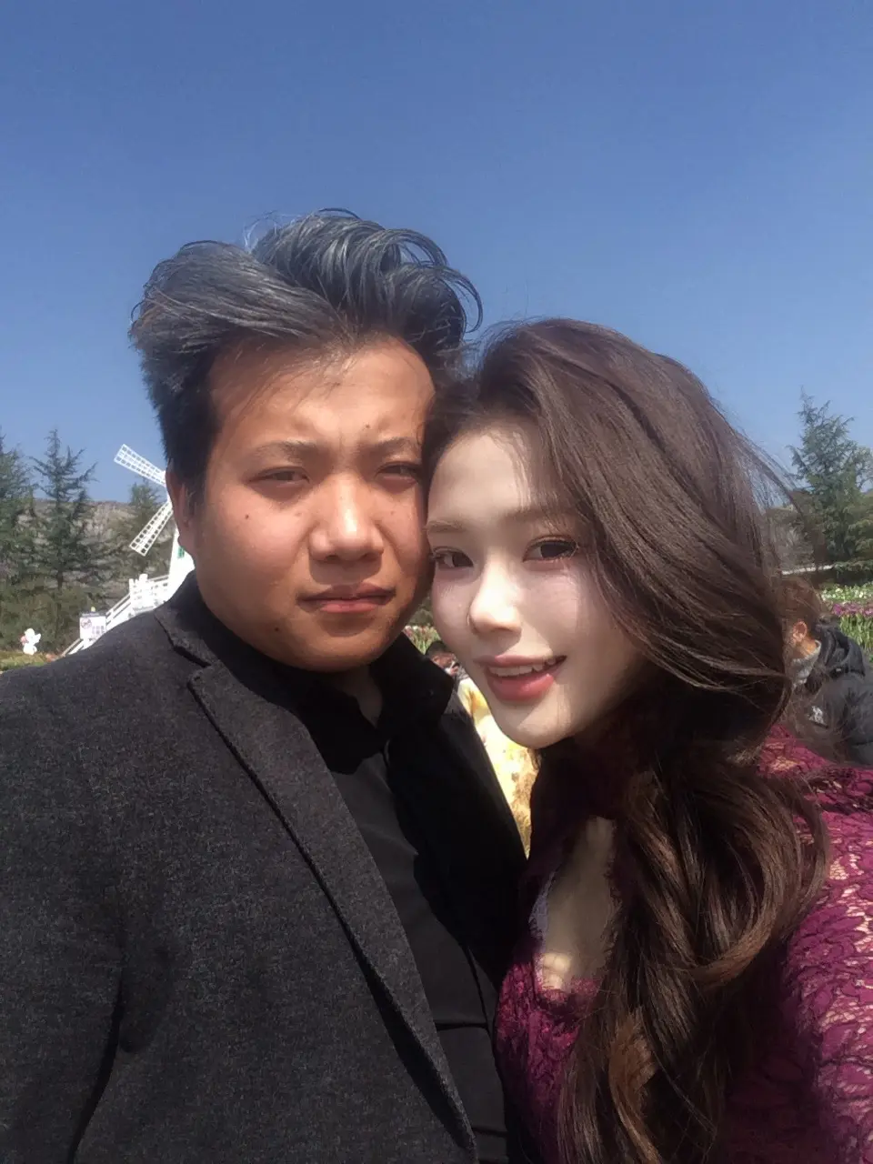 一个小女孩把底牌都亮给你了 你却还在权衡利弊 想着或许还能遇见更好的