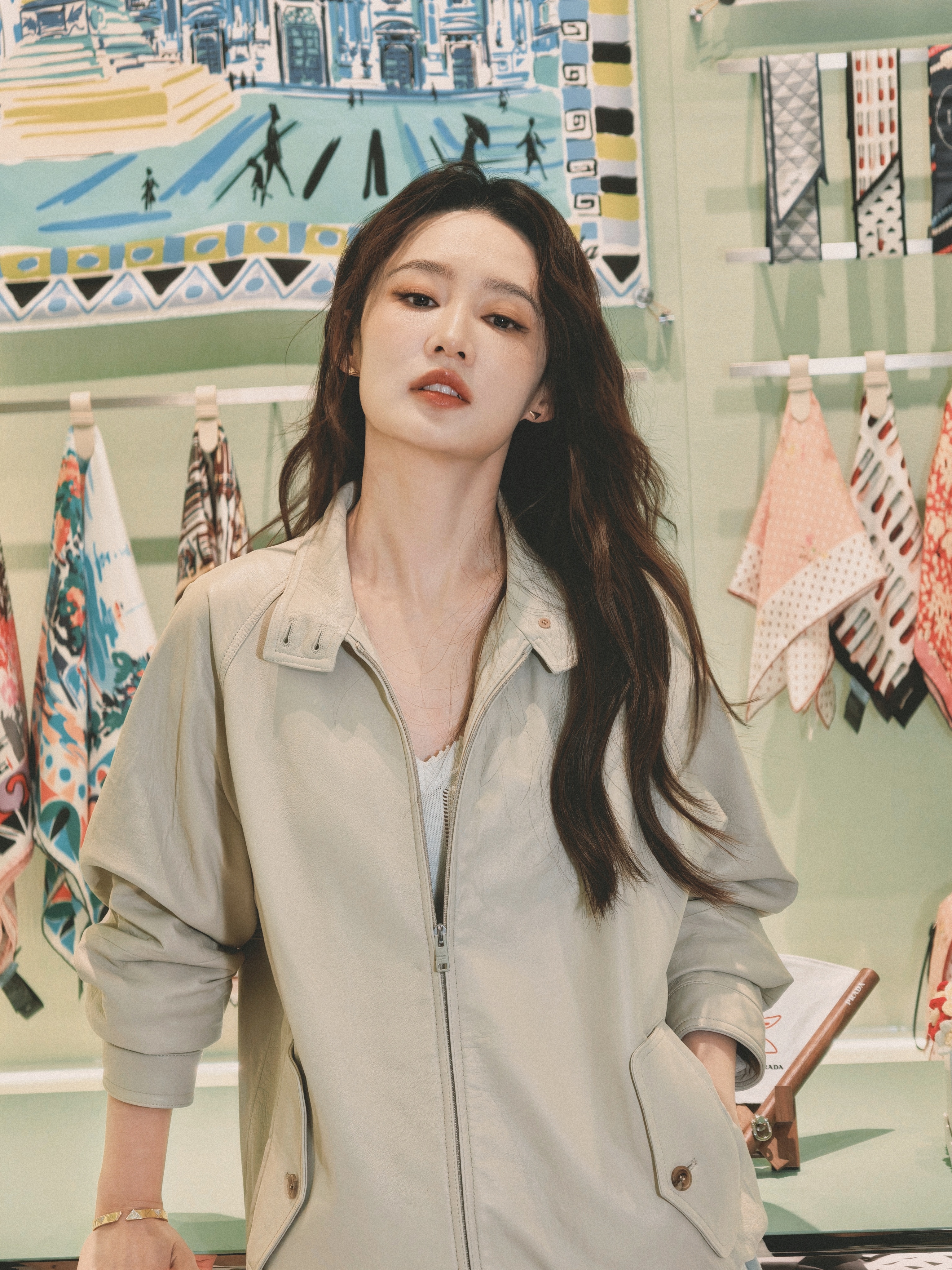 李沁prada 上帝赐予你荒野🎞要你成为翱翔的鹰 