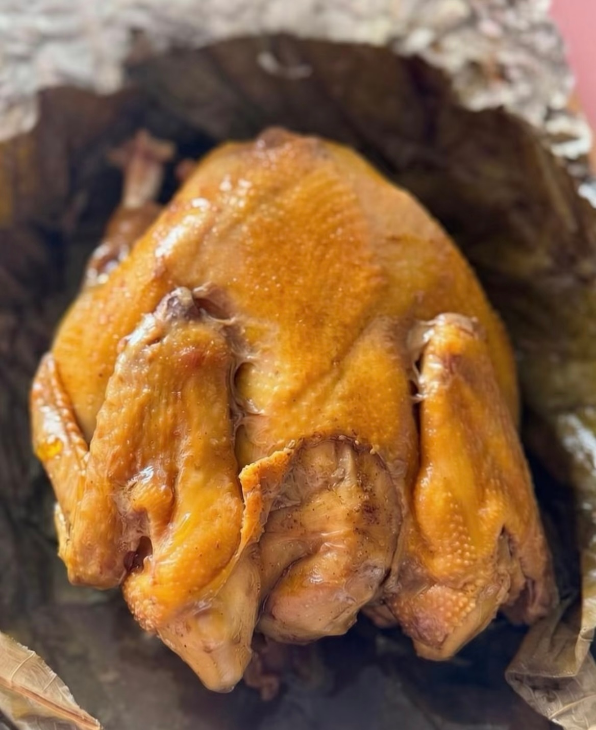 叫花鸡”又称“叫化鸡”“黄泥煨鸡”，是江苏常熟地区的经典菜肴。今天带来烤箱版的叫