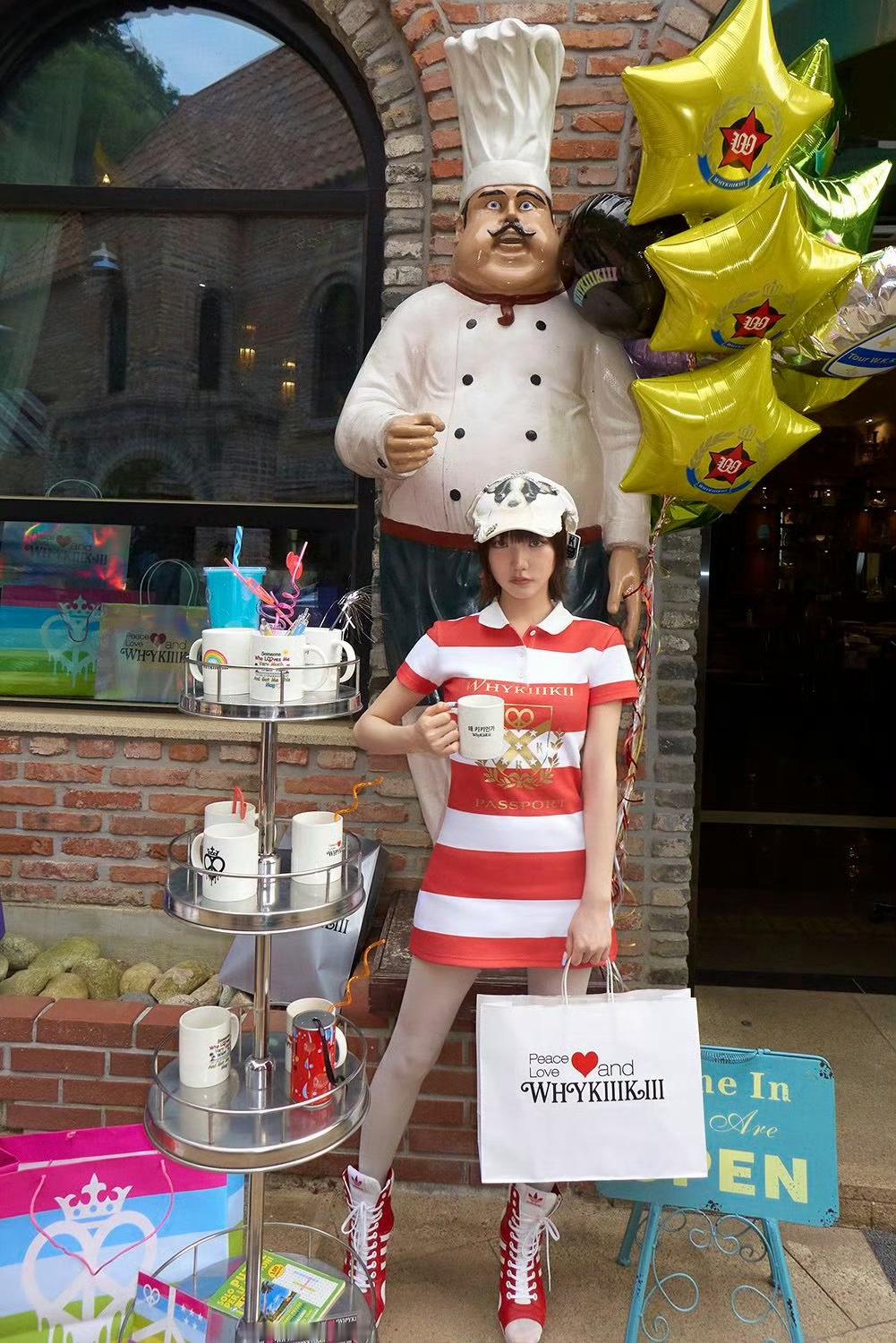 请多多支持我们whykiiikiii纪念品店的暑假工吧 