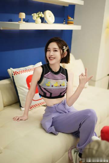 唐艺昕回应一公像幼儿园文艺汇演唐艺昕说不能在幼儿园待着了 唐艺昕机智回应幼儿园文