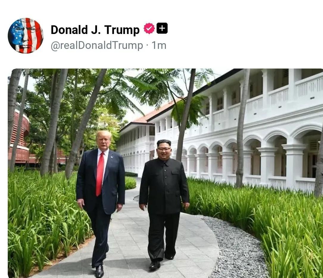 特朗普晒图:特朗普与金正恩同框，
当地时间6月14日，特朗普在社交媒体上突然发布