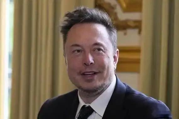 马斯克成万亿首富遭批税低人家是靠着股票抵押贷款，税交的比普通打工人还少！这种财富