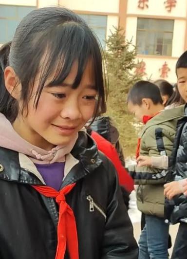 “太心痛！”胡雷资助的女孩离世，曾因看到胡雷模样潸然泪下感动全网，知情人爆料，女