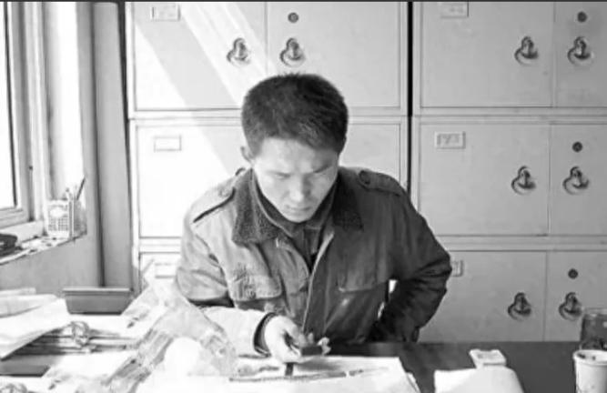 2010年，山东一大学生村官，考上了江西的警察编制之后，却被告知，他已经被列为网