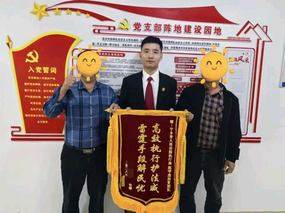 女子工亡获赔108万，本是对其家人的一种经济补偿。协商后父母分40万，这也是合理