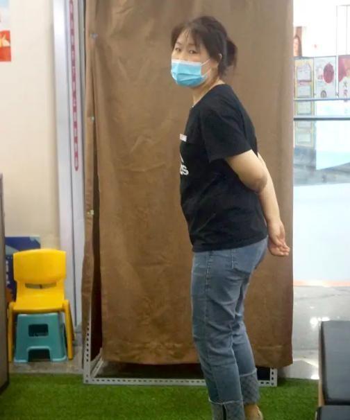 “公公修井中毒，丈夫跳下去救，两个男人一天全没了！”

25岁河南媳妇成婚才3年
