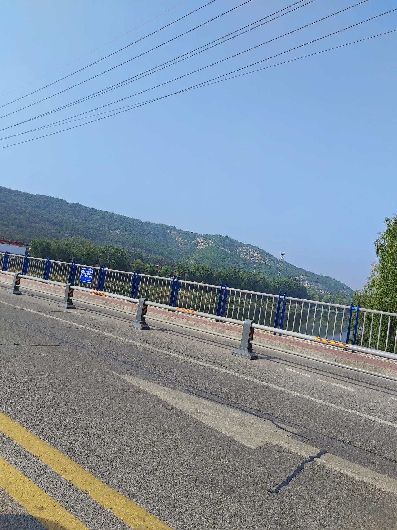 成年人的世界，都是劫后余生，万般皆苦唯有自渡，睡前原谅一切，醒来便是重生，当你读