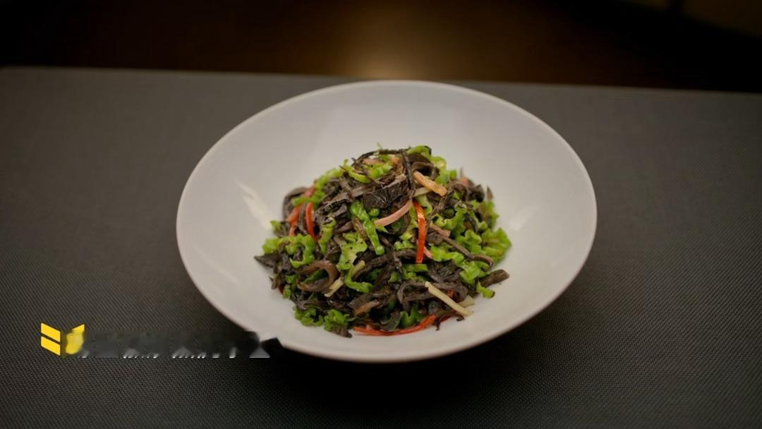 野生菌菇被云南人吃明白了蚝油的鲜味传奇云南人太懂菌子了！高山云雾孕育野生菌，从山
