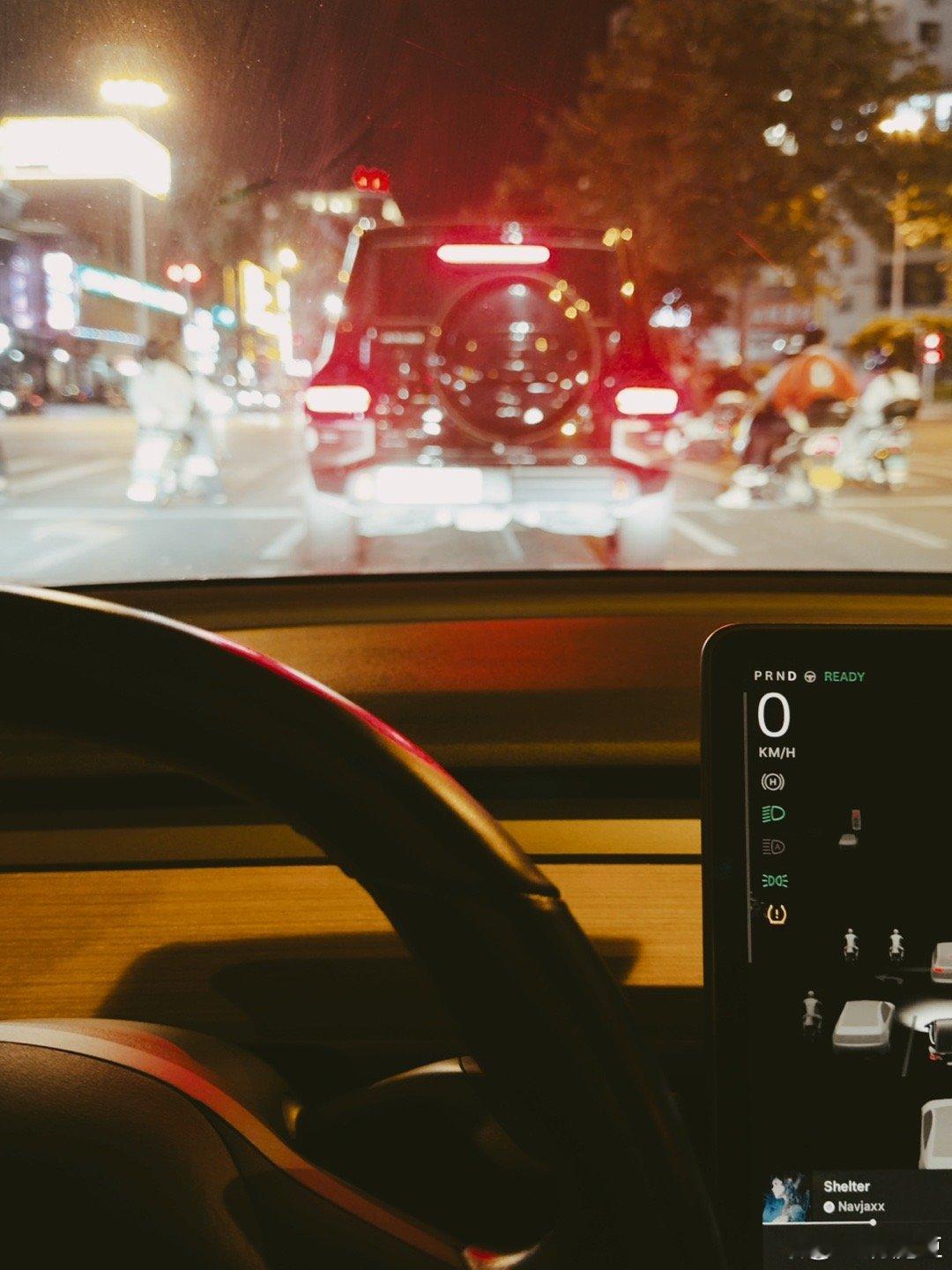 我的老Model 3 Performance依旧开着爽歪歪