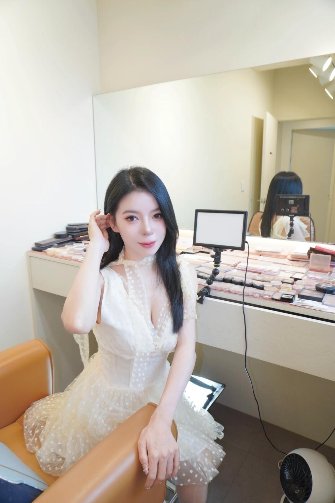 🇰🇷韩女装照我悟啦～体验小韩化妆室