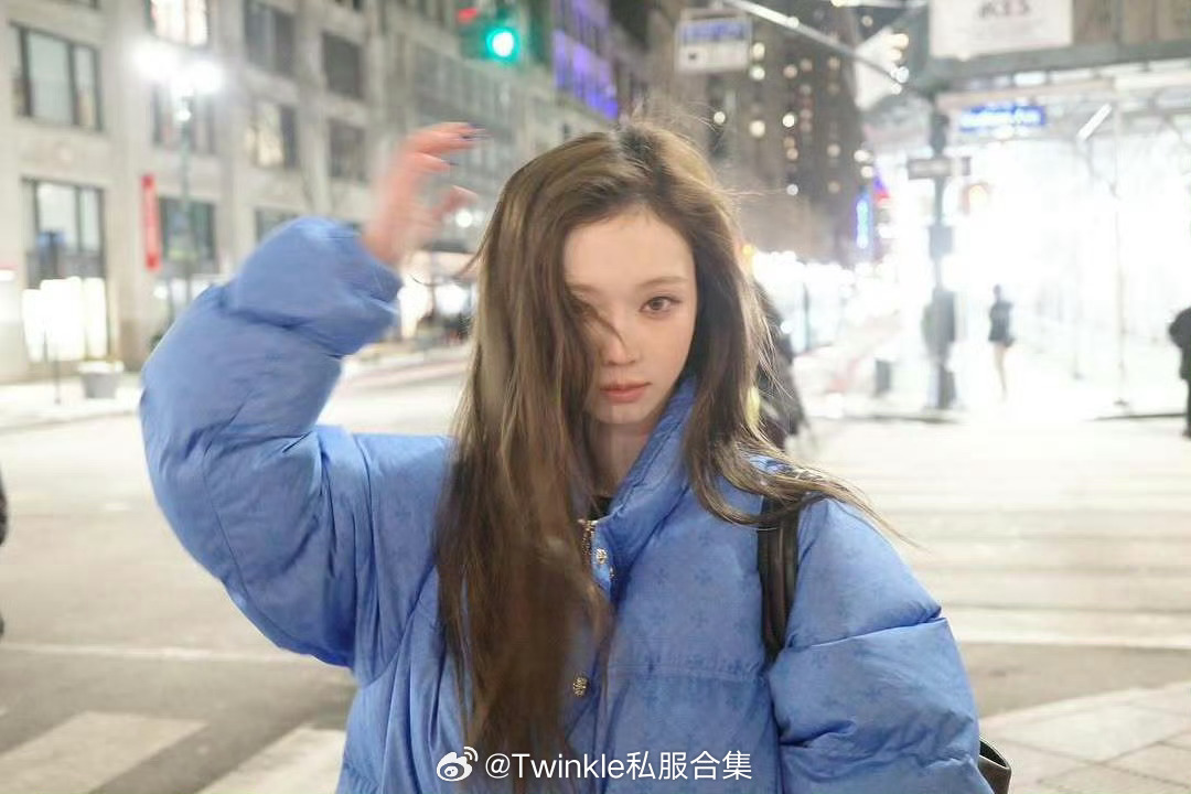 明星私服搭配[超话]  Aespa 金冬天氛围感穿搭❄️ 