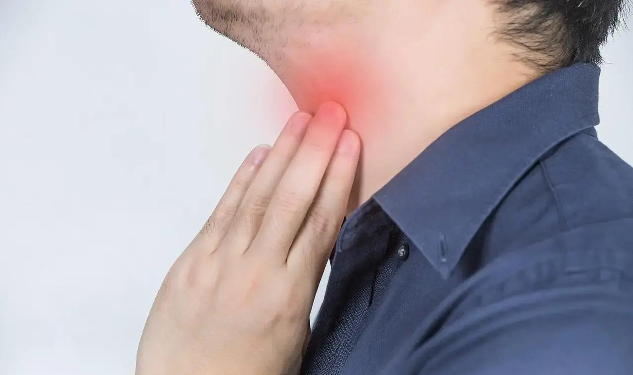 大寒这天，1月20日左右，一年里最冷的节气来了，天气冻得人直打哆嗦，手脚冰凉、容