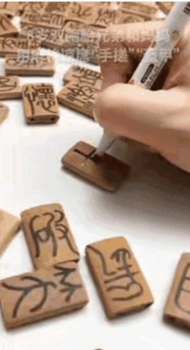 火到人民日报了！”北京，一位妈妈下班后，不看电视不逛街，不看手机不出门，和双胞胎