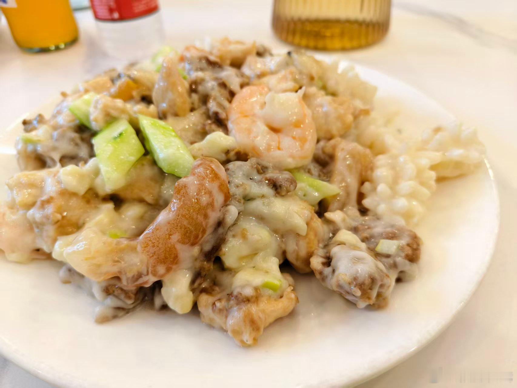吃饱喝足