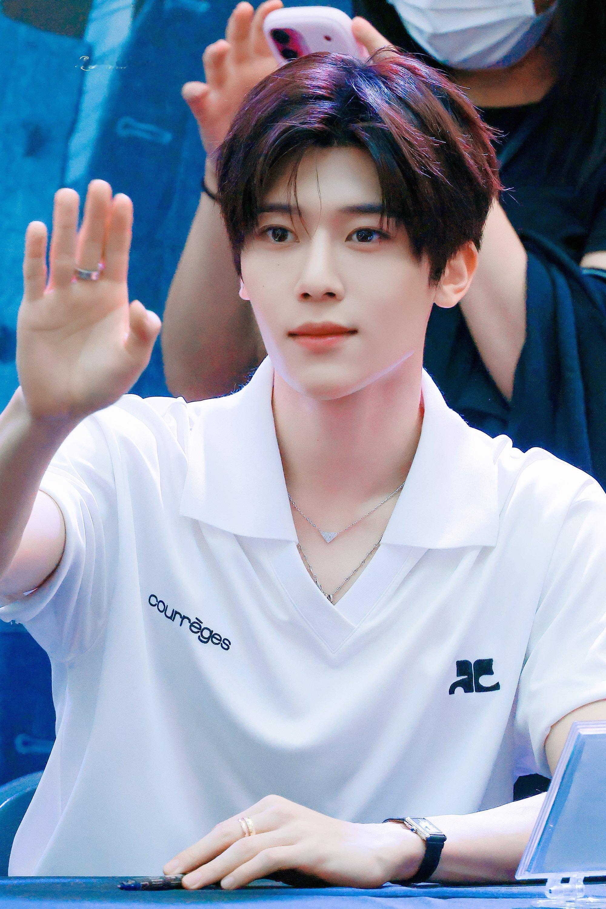 260914                     巴塞罗那签售©️thala