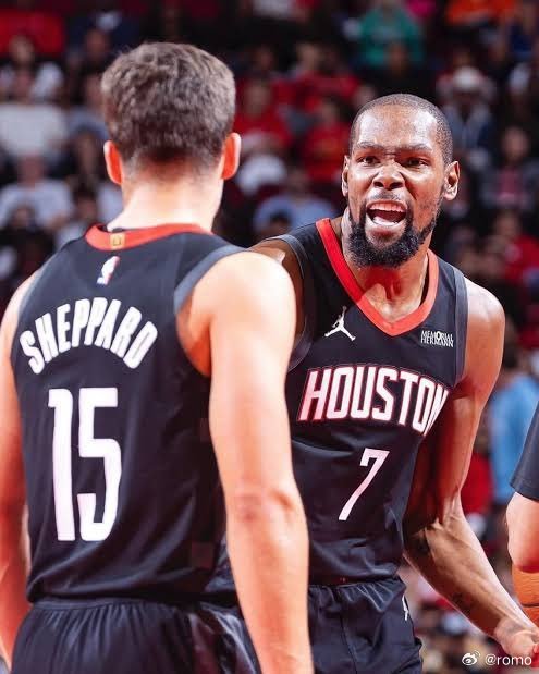 半场领先1分 阿杜斜坡早早发力14分、12分，其中阿杜19分钟正负值＋17 🫡