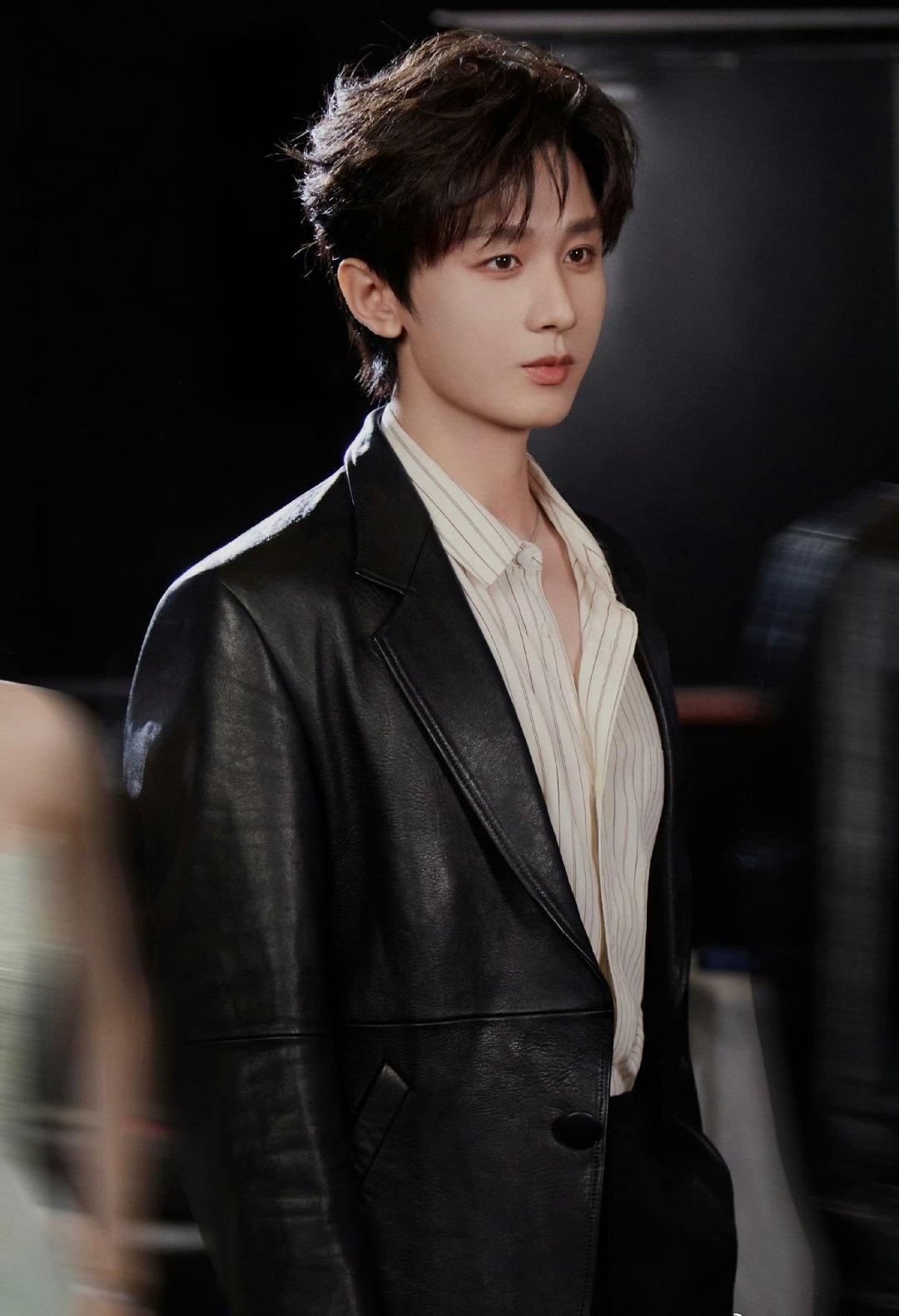 电视剧两京十五日[超话] 

我对你的喜欢，没尽头，也没堤口。不比月亮薄，风也吹