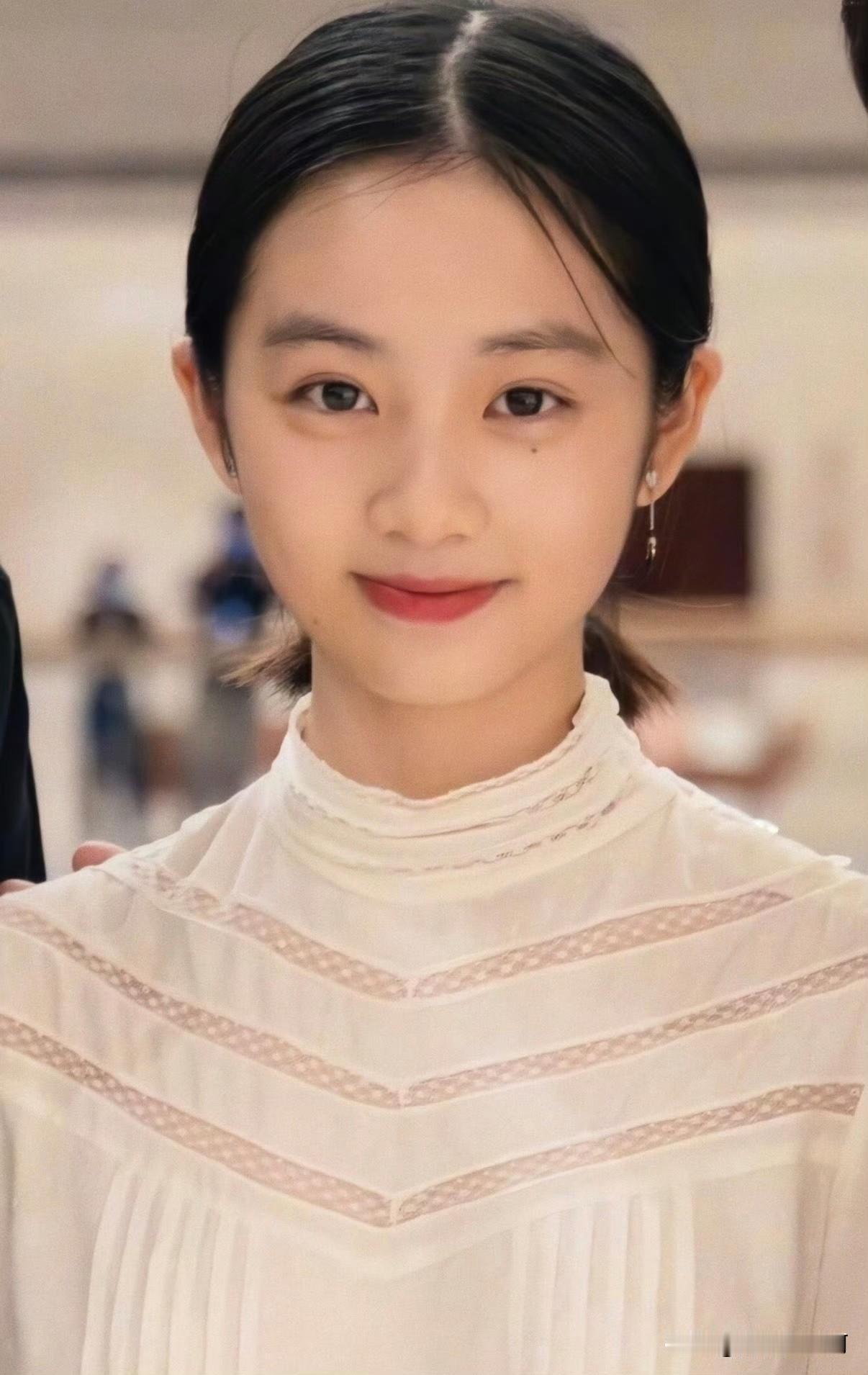 黄多多腕线过裆理性看待黄多多腕线过裆
近日，“黄多多腕线过裆”这一话题在网络上引