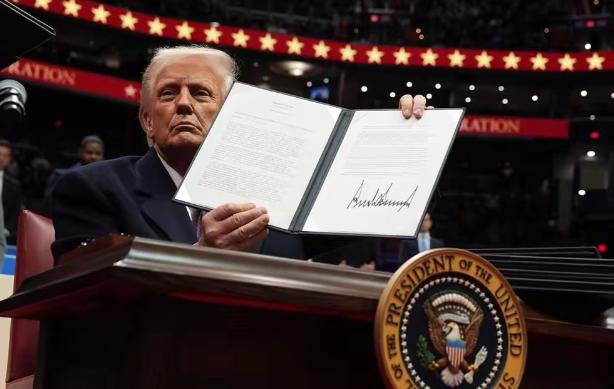 西方那个体制就是这样的，如果战场上打不赢，他们还有另外一招收买人心，那就是用钱来