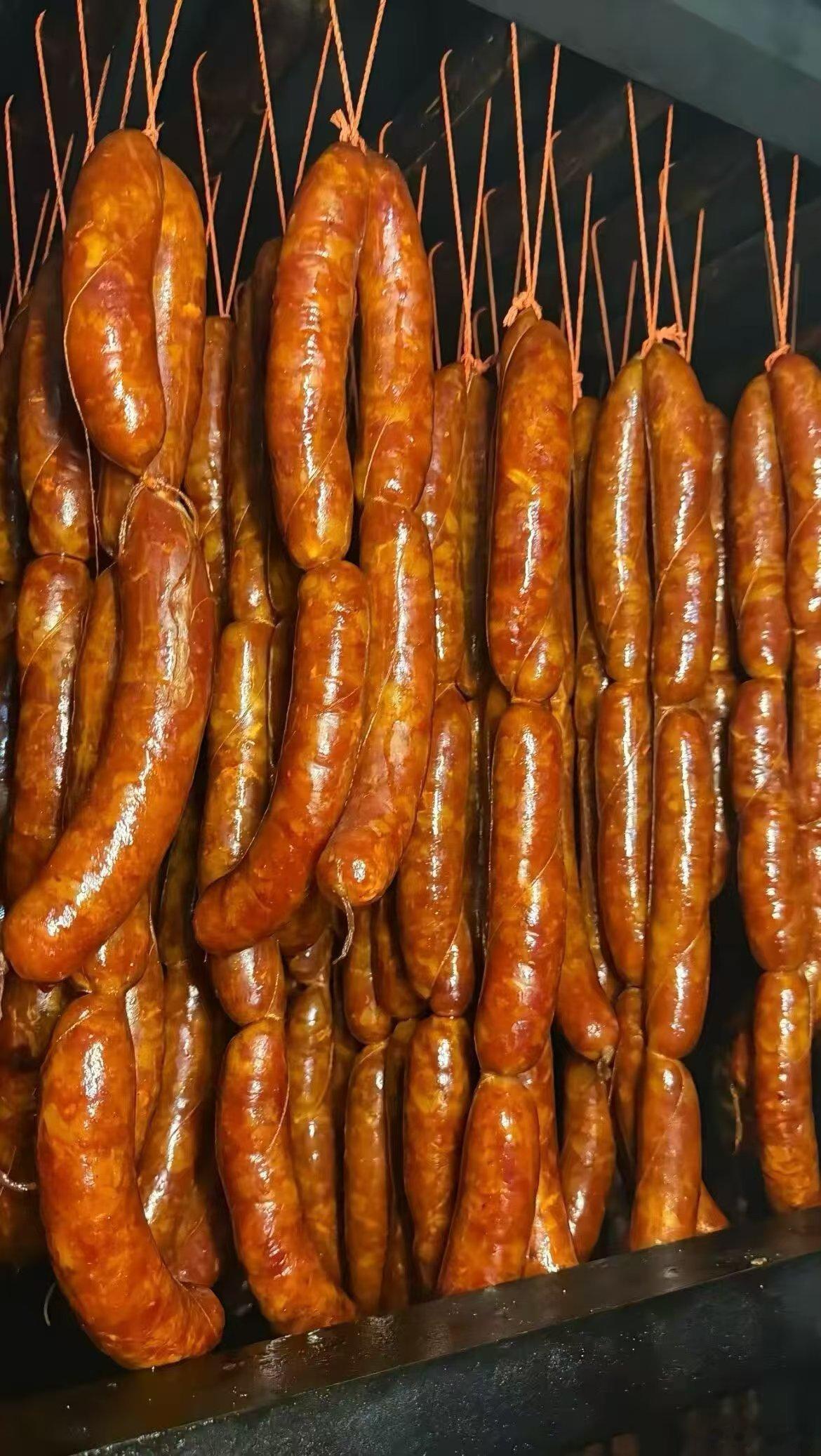 帮刀友助农一下，之前卖五星枇杷的刀友老家杀了九头纯粮食年猪，做了两百多斤香肠，配