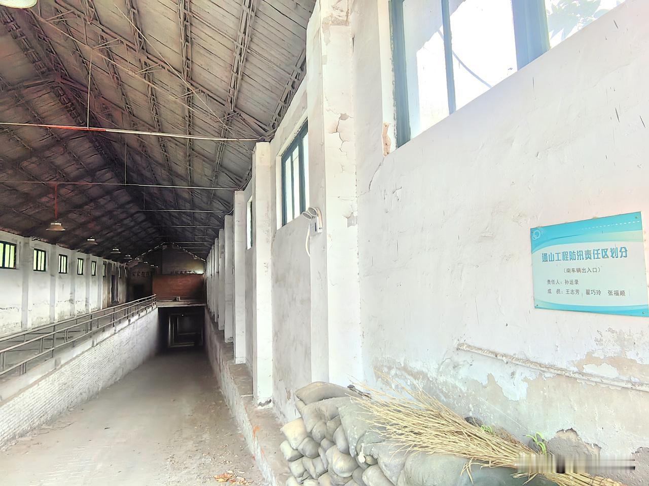 【经营纠纷未决 石家庄通山人防工程部分入驻商户搬迁离场】6月28日，笔者在石家庄