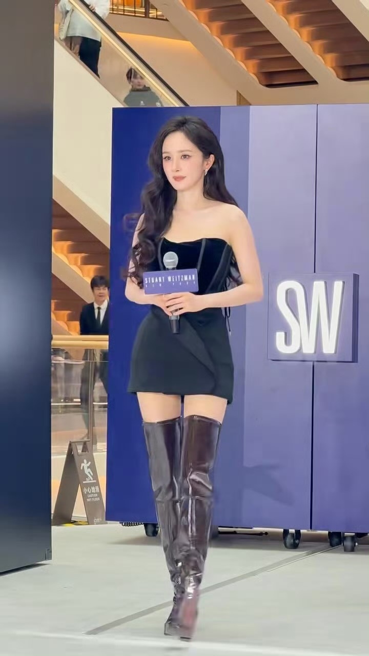 Woc杨幂这个登场有🦈到我[舔屏] ​​​