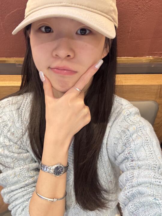 素颜吃饭的松弛感
