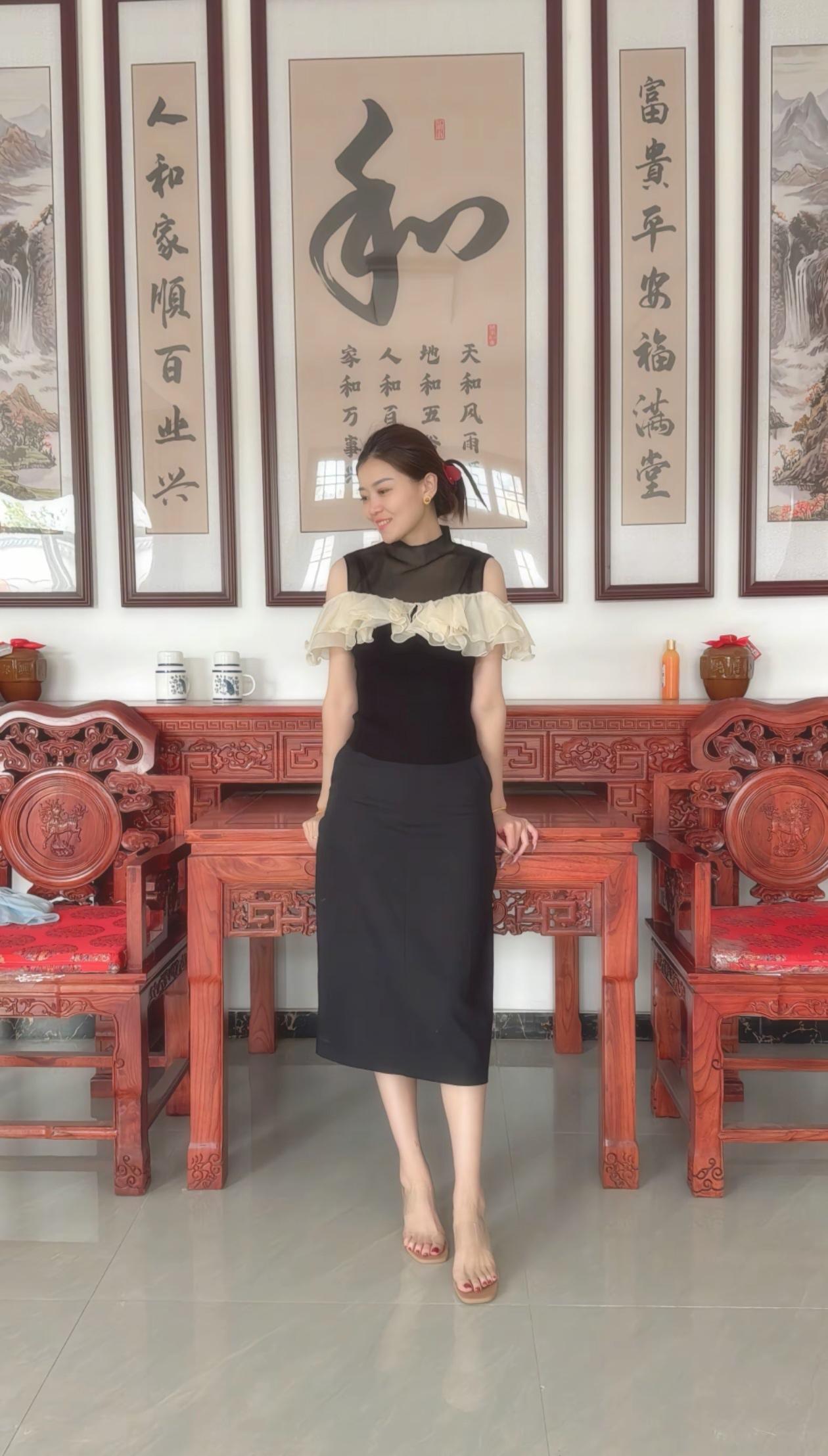 优雅黑裙，和风雅舍，静享和美时光。