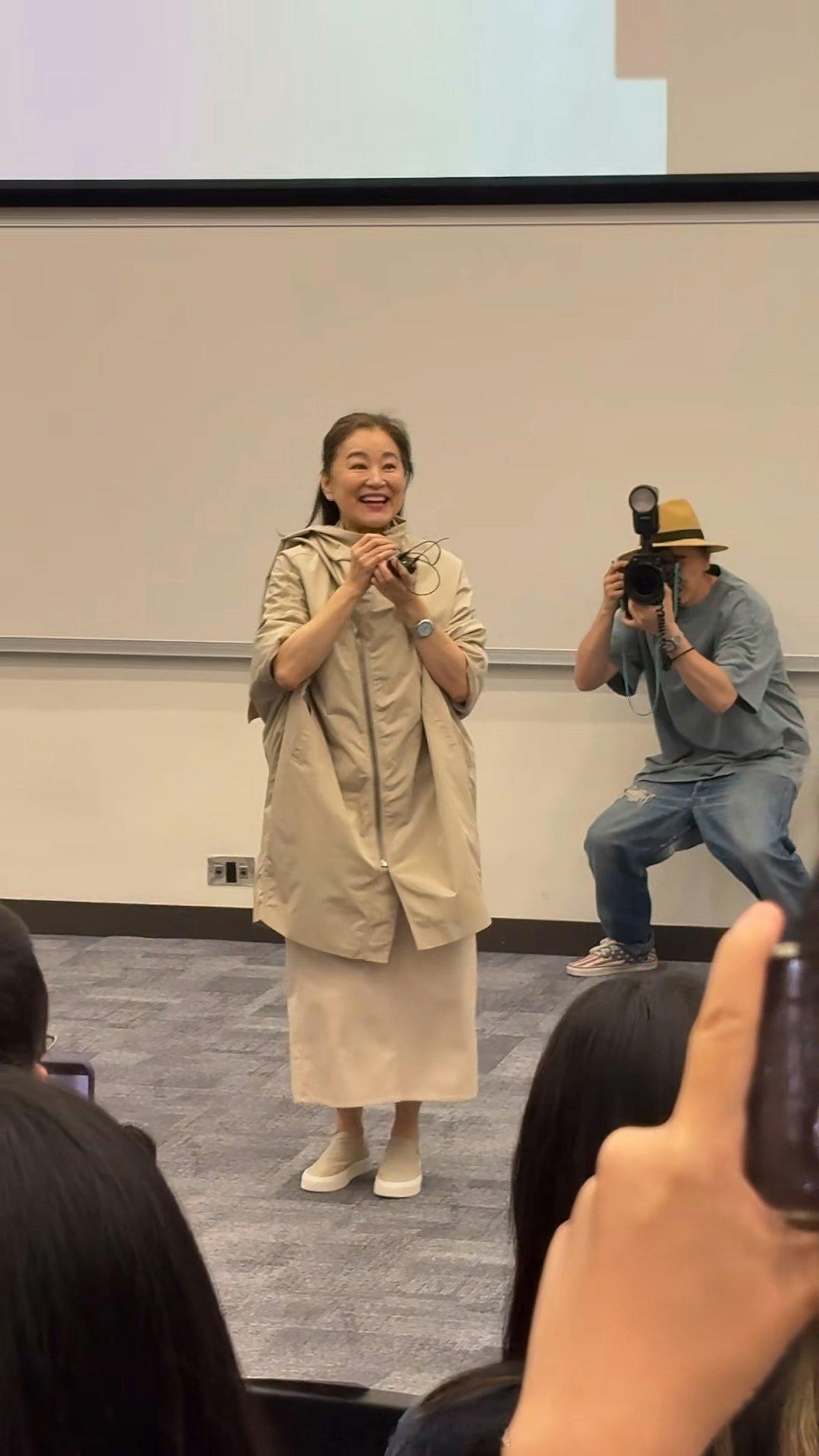 「港台著名女演員71歲的現身中大講座…優雅氣質驚艷全場 … （大公文匯全媒體 特