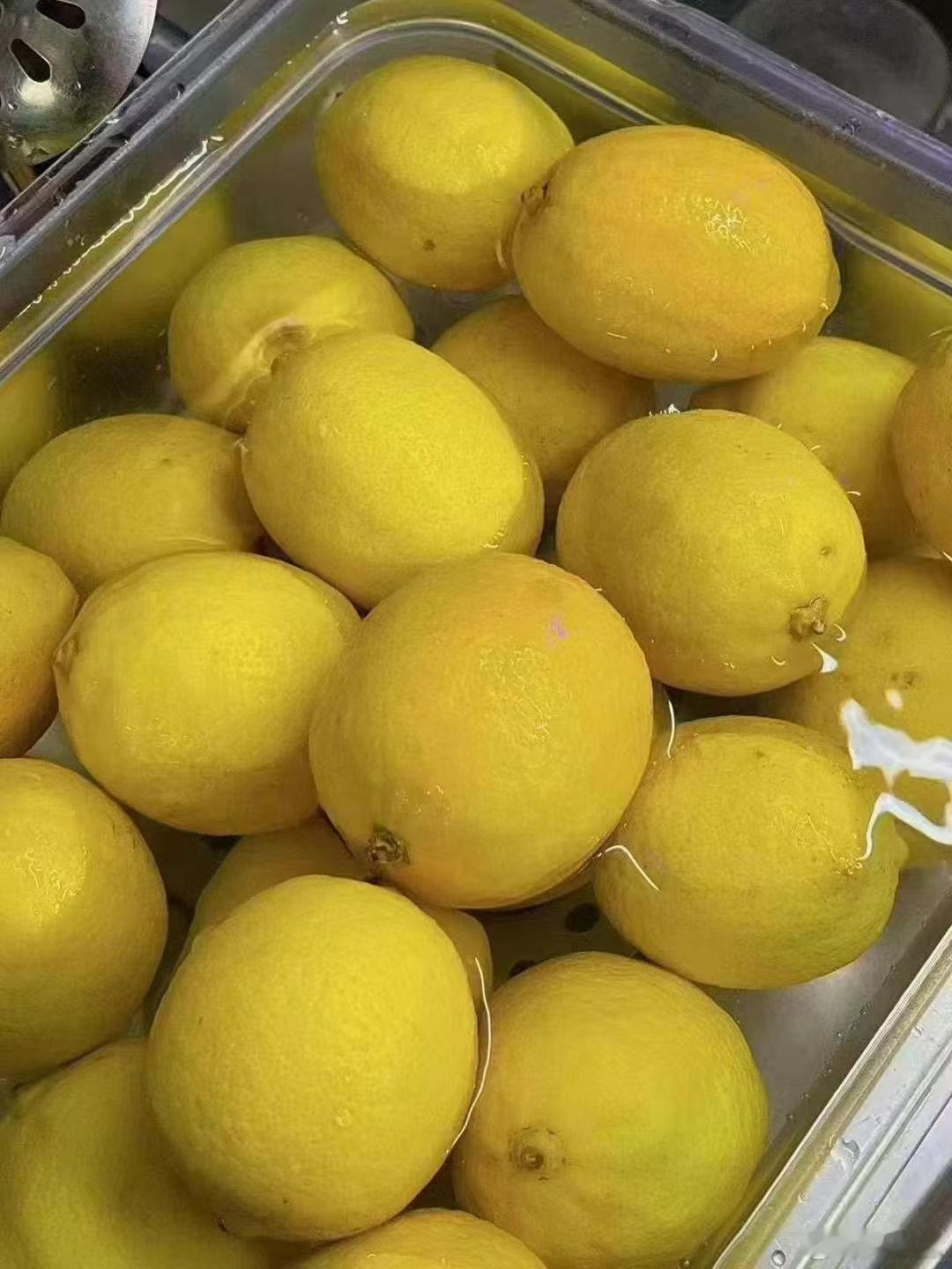 干活了干活了～今日份工作收拾这堆🍋九月的第一天加油🥤✨✨#生活手记# ​​​