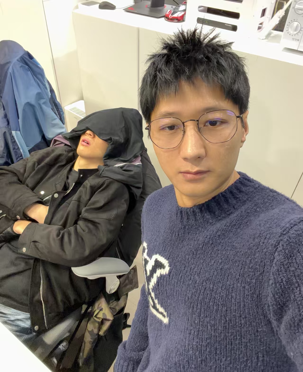 公司00后无法无天，带薪睡觉。🧎🏻 