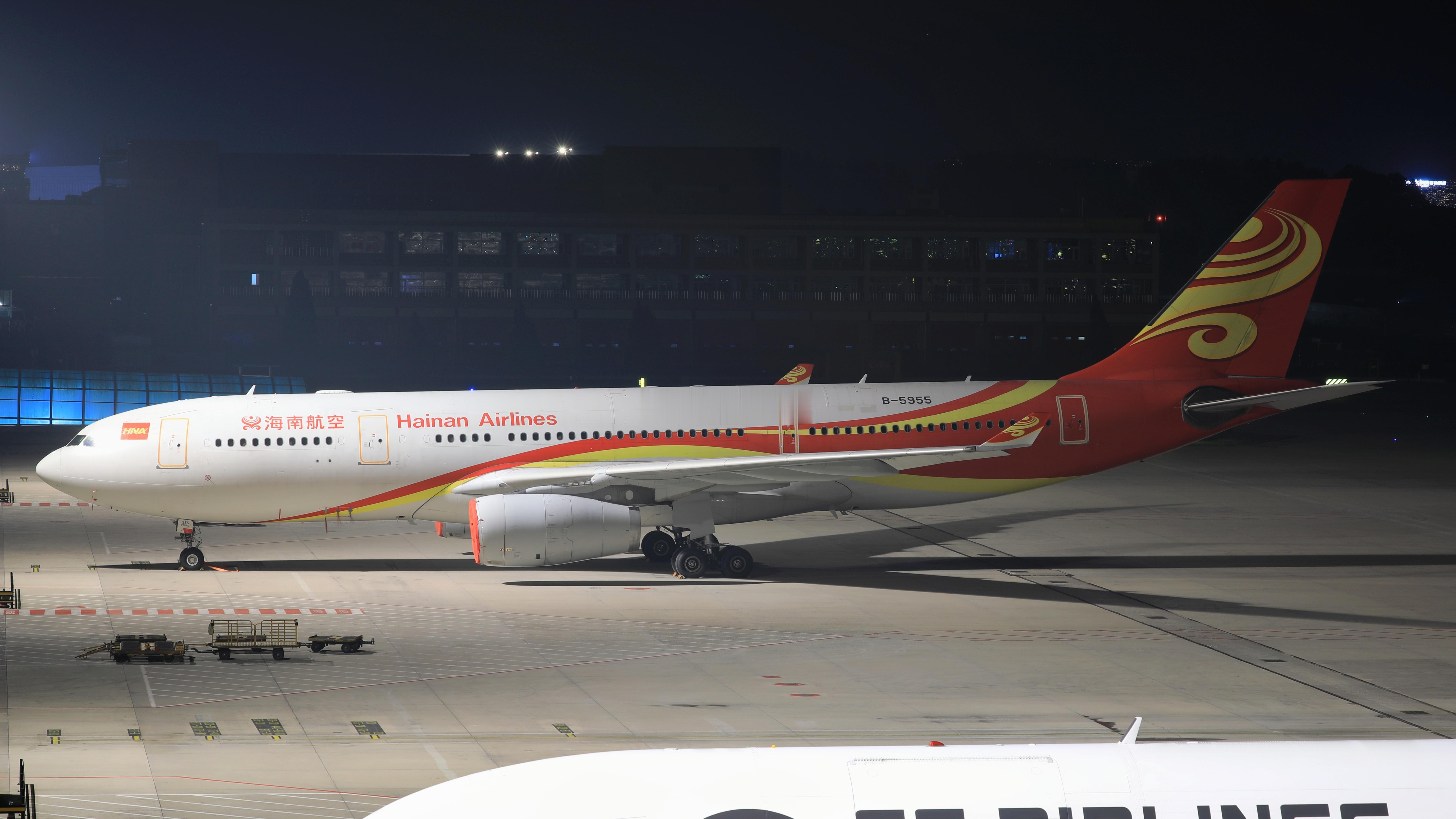 涛说涛话除了停场封存的九架787-8以外，海航还将机队中四架A330-200同步