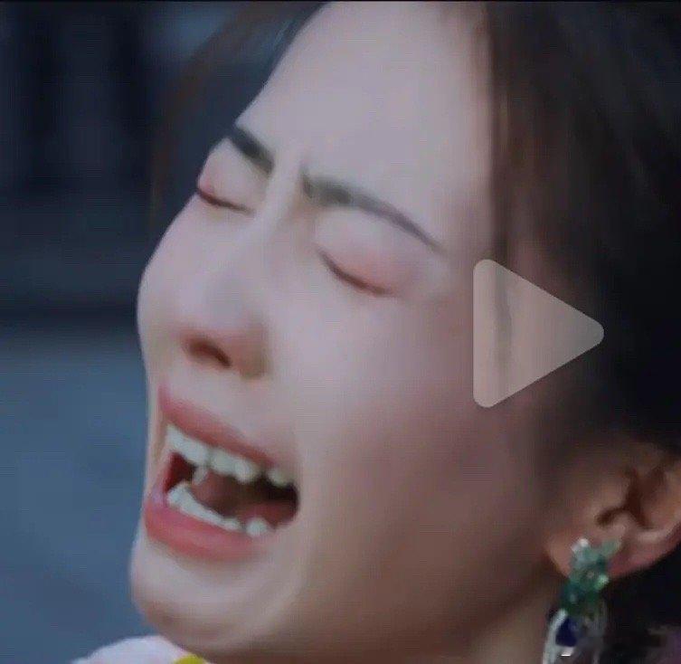 白月梵星开分5.9 白月梵星 这韩国爱豆打歌睫毛也太奇怪了吧她习惯用嘴演戏，无论