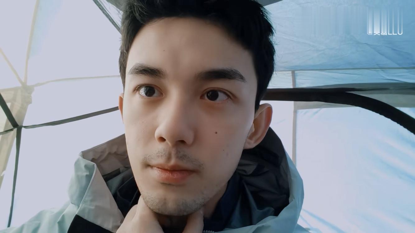 美男起床的样子#骑有此理##吴磊# ​​​