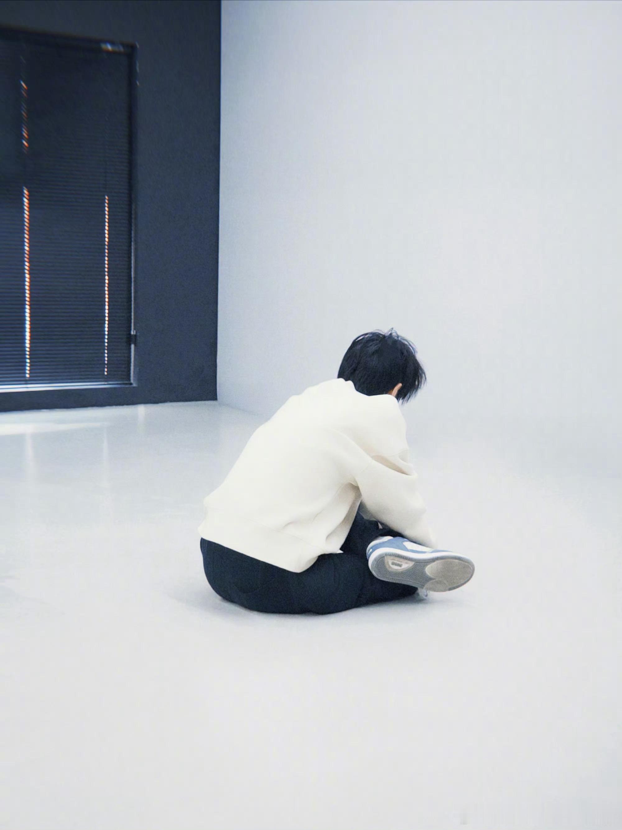 高能量霸总王俊凯 王俊凯高能量霸总满满当当的工作日常，期待王俊凯！王俊凯满满当当