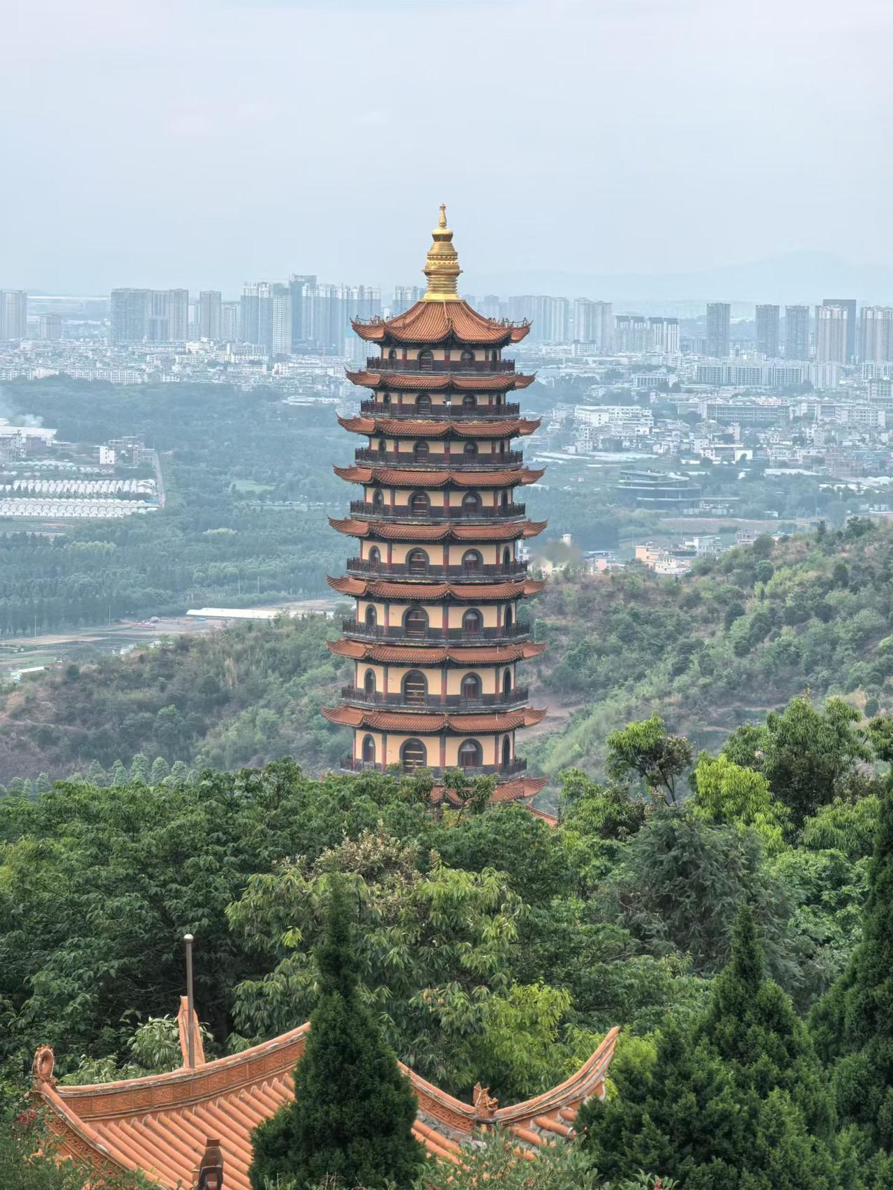 发一张图片，让我猜出你在哪里拍的这张图片用手机拍摄的，这景色太美了，大家猜猜这是